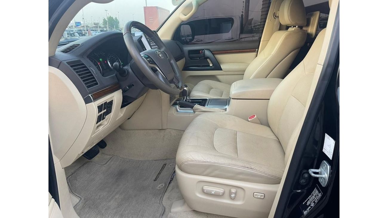 Toyota Land Cruiser 2016 Toyota Land Cruiser GXR (J200), 5dr SUV, 4.6L 8cyl Petrol, Automatic, Four Wheel Drive. clean c