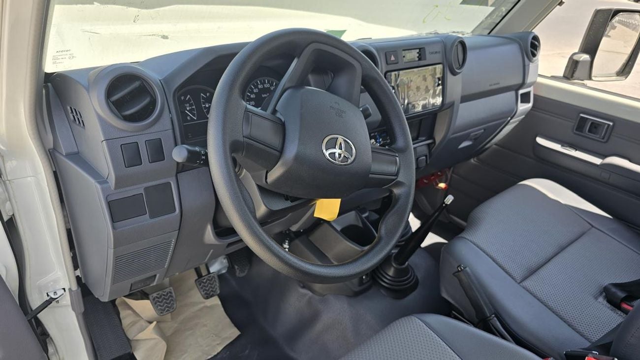 Toyota Land Cruiser Pick Up LC79 SC 4.2 MT 2025 P/W & diff lock