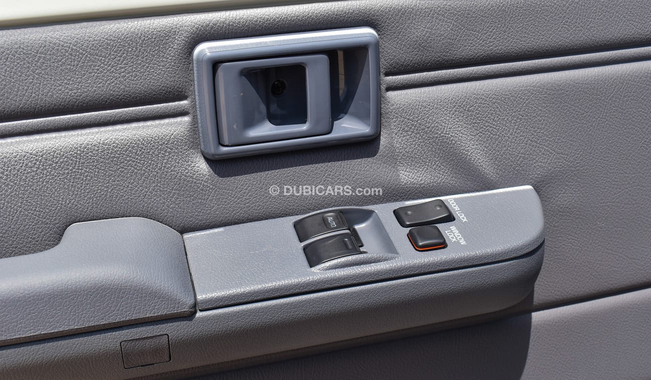 تويوتا لاند كروزر بيك آب 4.0L V6 Petrol