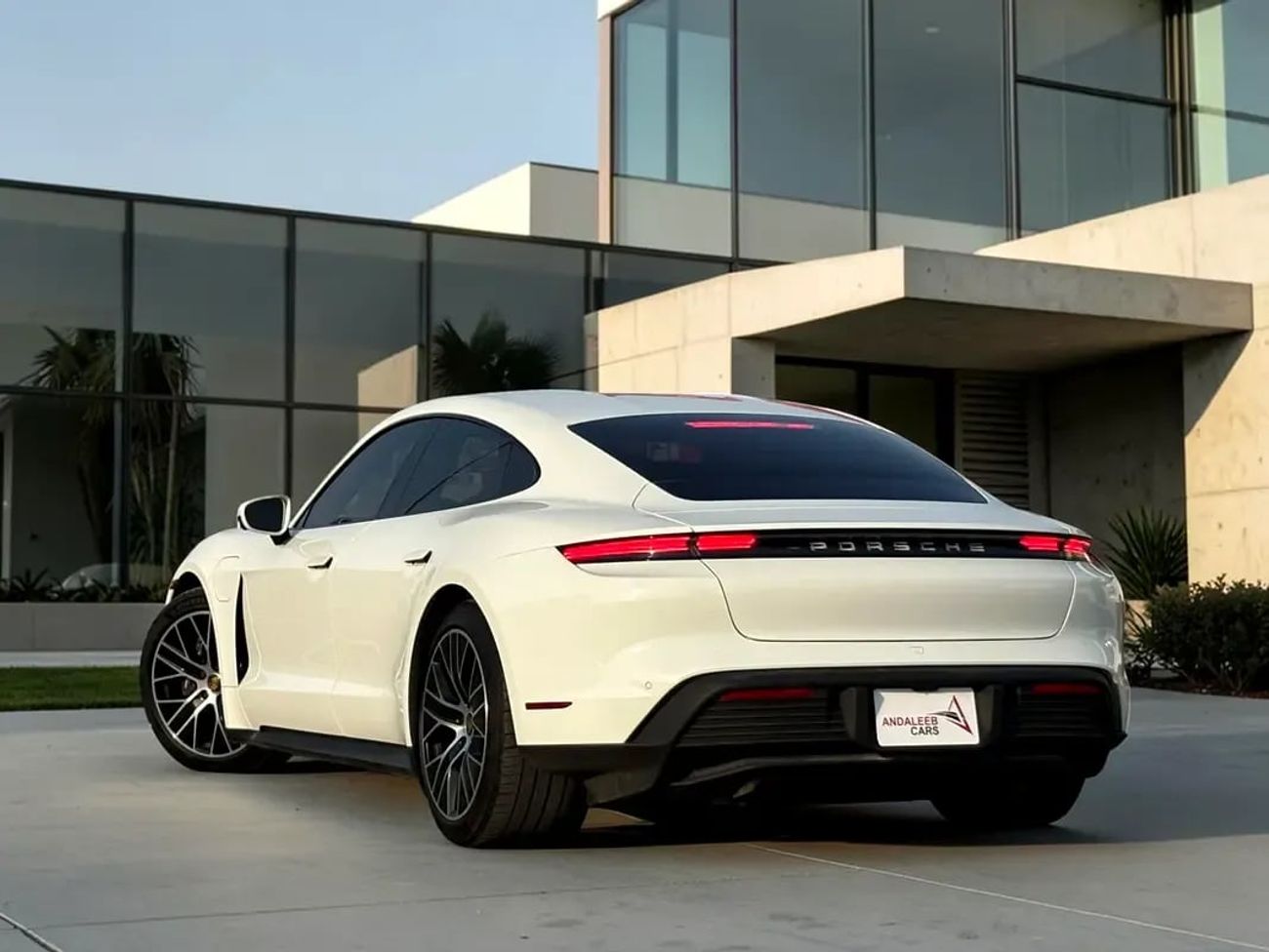 بورش تايكان TURBO AED 3,030 P.M | 0% DOWN PAYMENT | PORSCHE TAYCAN | EV | 2022