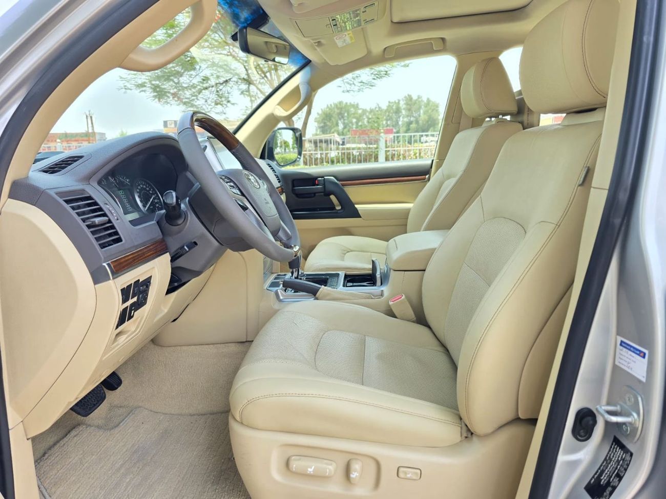 تويوتا لاند كروزر GXR 4.6L