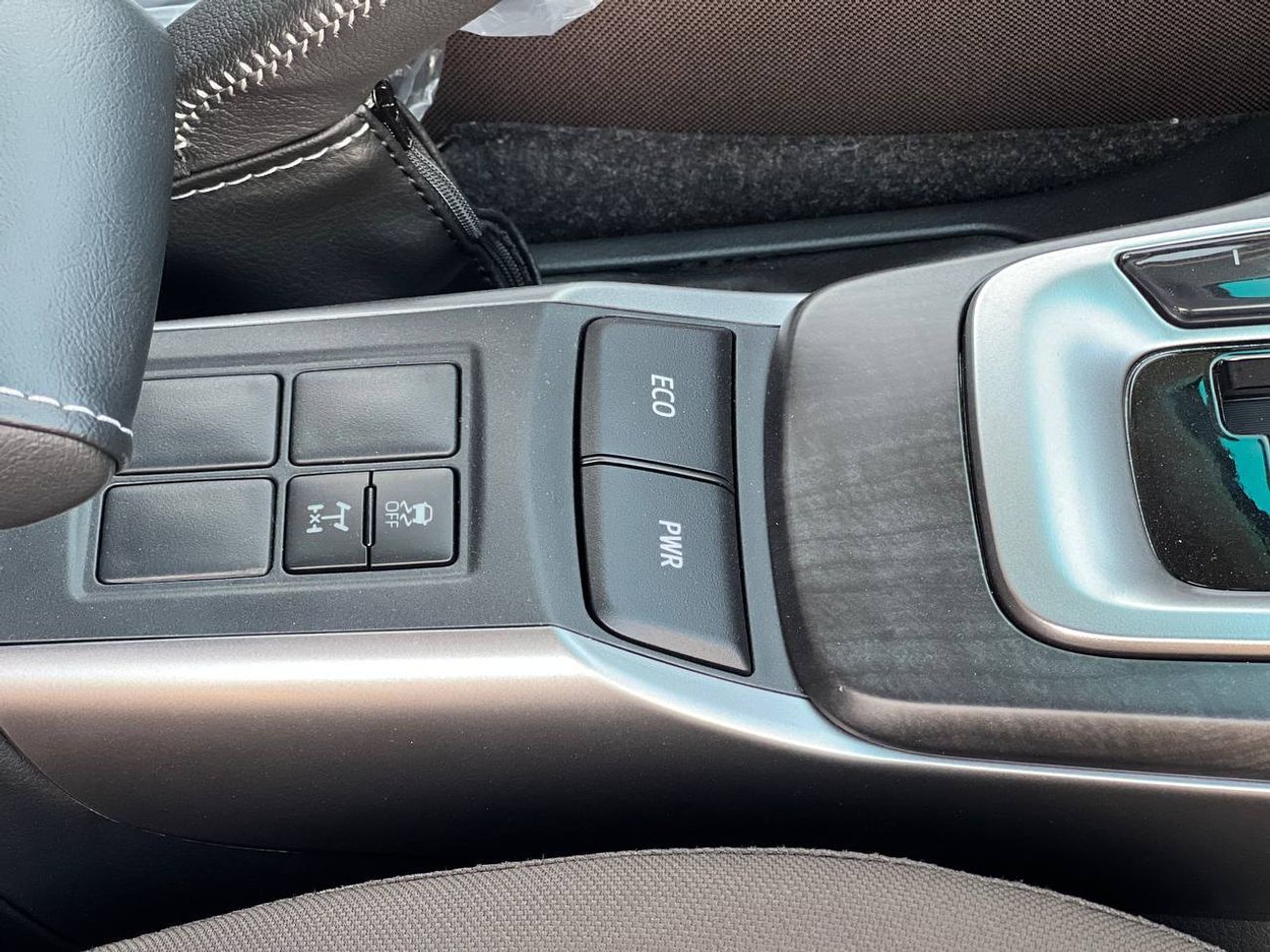 Toyota Fortuner VX 4.0L PTR A/T // 2025 // MID OPTION WITH DVD&BACK CAMERA , CRUISE CONTROL // SPECIAL OFFER // BY F