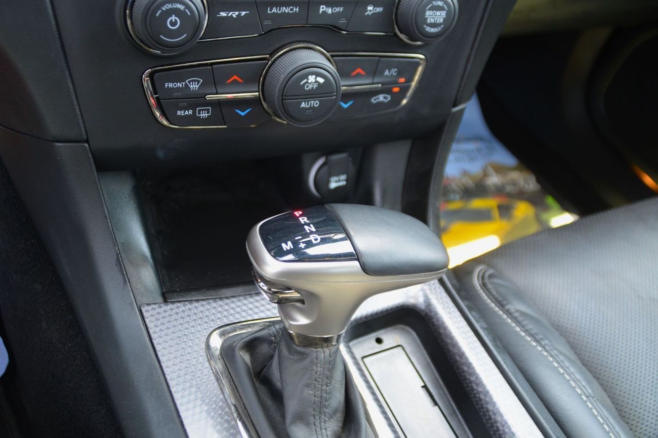 Dodge Charger SRT Hellcat 6.2L (717 HP)THE BEST IN THE MARKET/2022/TOP CLEAN