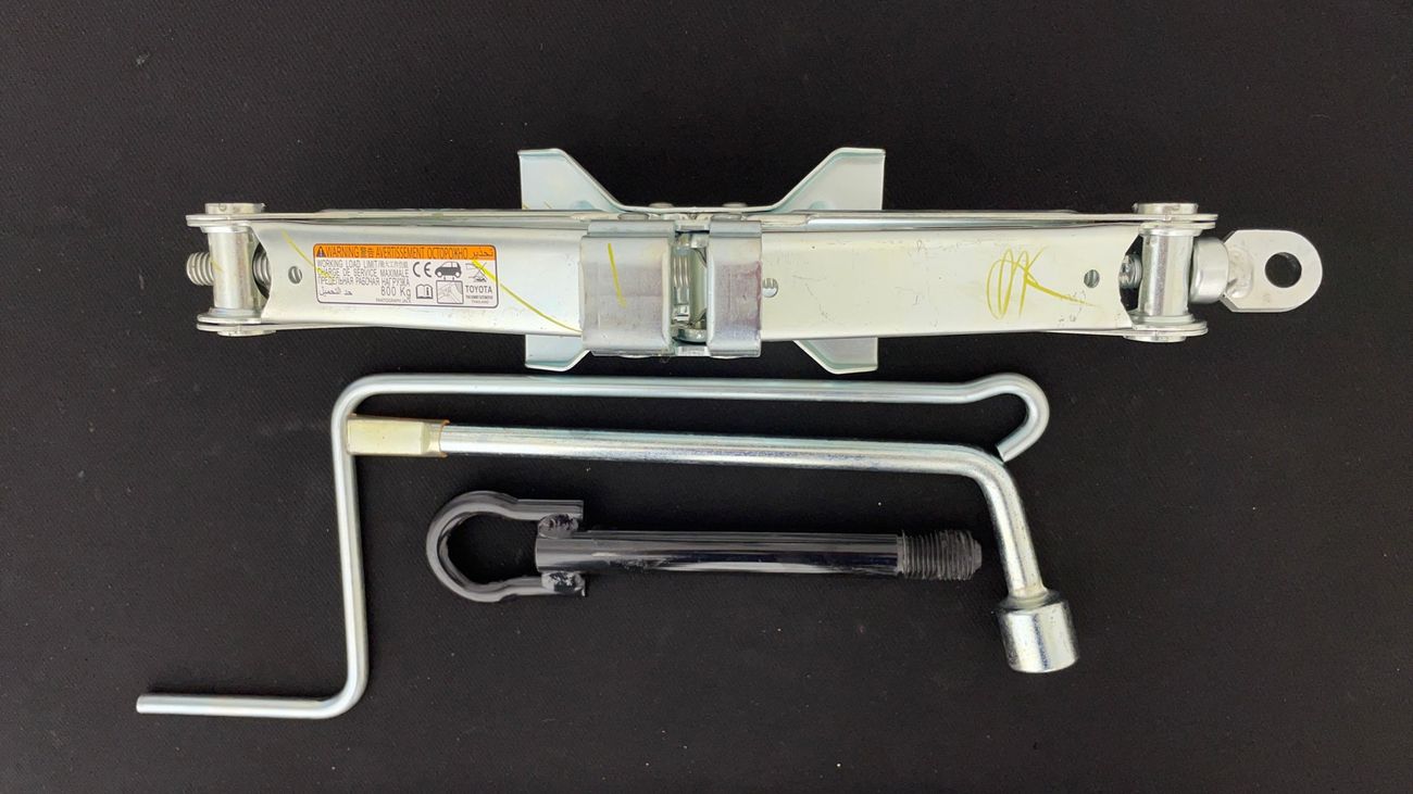 تويوتا يارس E 1.5 | بدون دفعة مقدمة | اختبار القيادة في المنزل