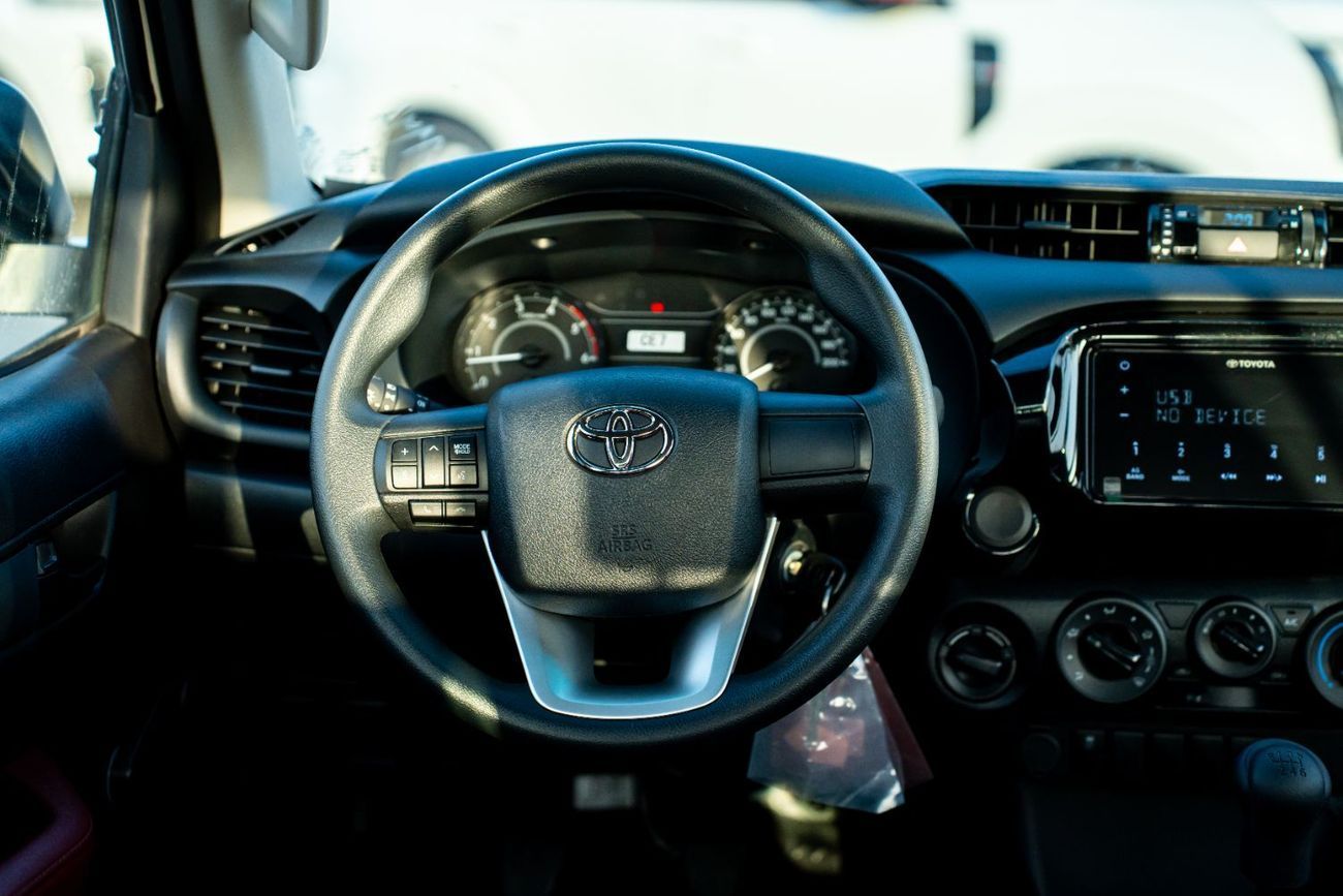 تويوتا هيلوكس 2026 Toyota Hilux 2.4L Turbo Diesel 4WD (6-Speed Manual)