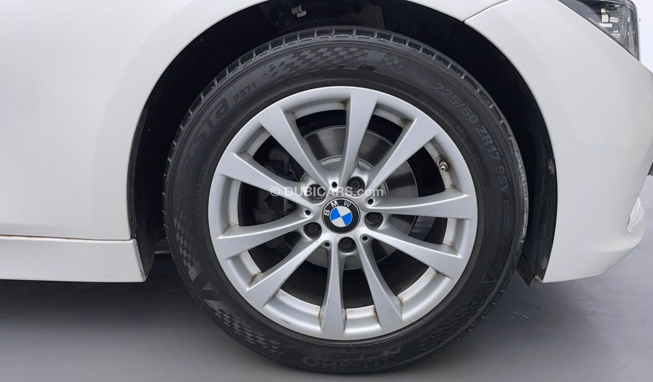 بي أم دبليو 318i EXCLUSIVE 1.5 | بدون دفعة مقدمة | اختبار قيادة مجاني للمنزل