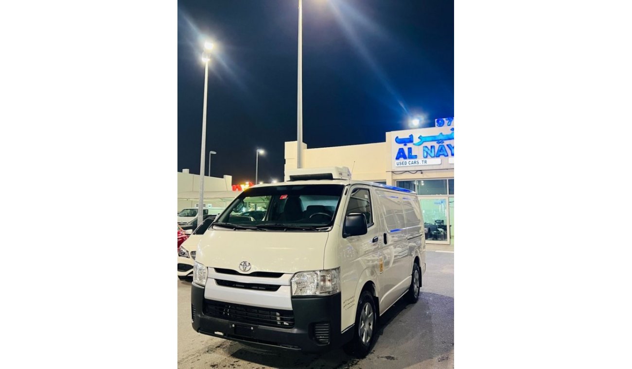 Toyota Hiace Commuter Standard