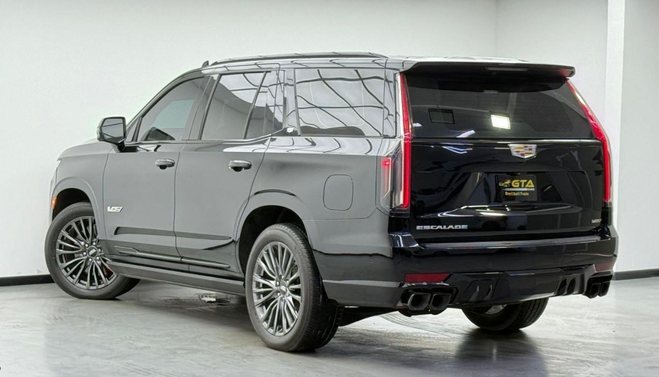 كاديلاك إسكالاد Escalade-V 6.2L 2023 Cadillac Escalade V, 2027 Cadillac Warranty + Service Pack, 7 Seater, Excellent