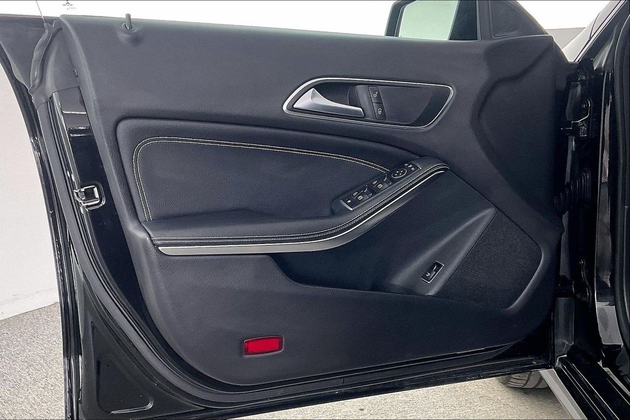 مرسيدس بنز CLA 200 Standard | National Day Celebration | شامل الضمان | 0 ﺪﻔﻋﺓ ﺃﻮﻟﻯ