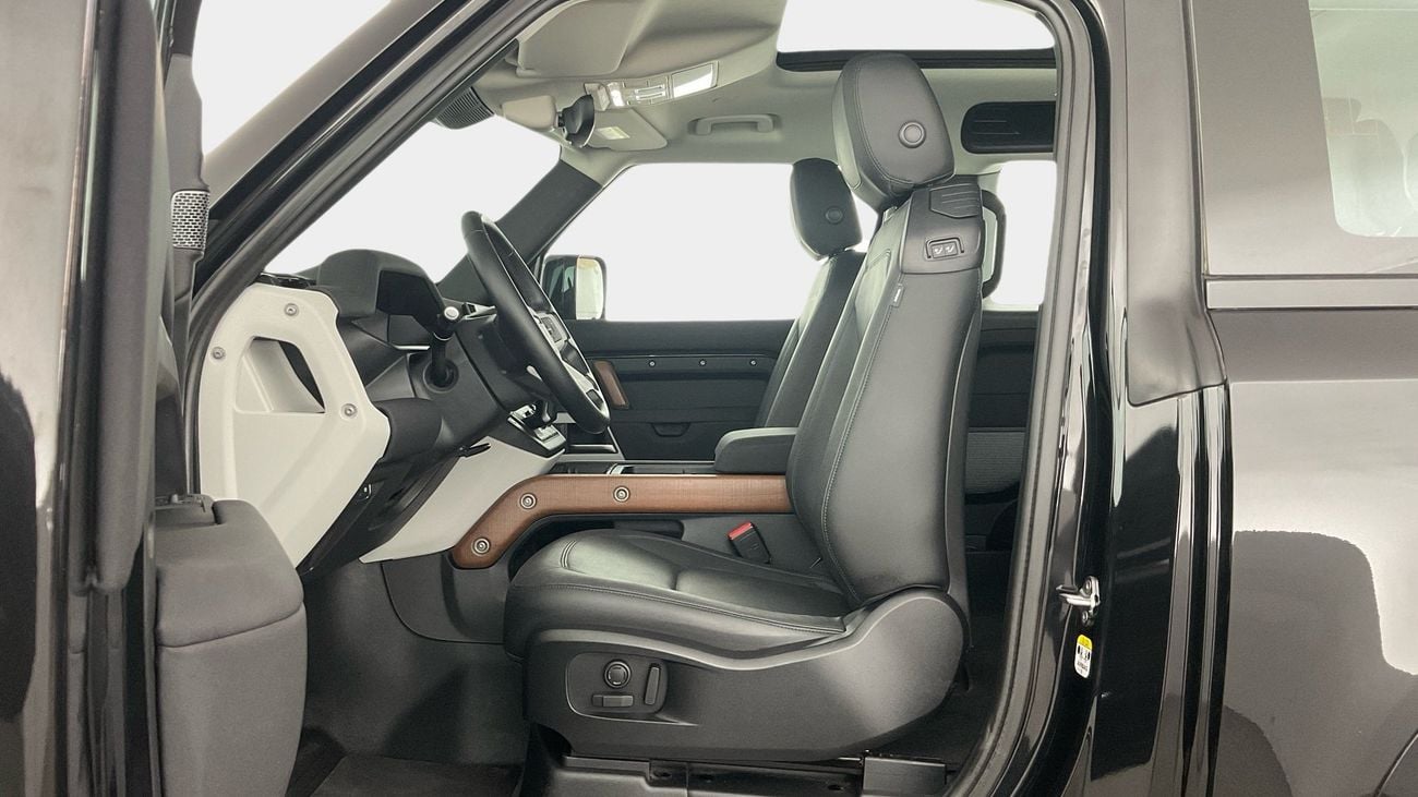 Land Rover Defender P400 90 SE 3.0L (5 Seater) P400 90 SE | Guaranteed Warranty | 0 Down Payment