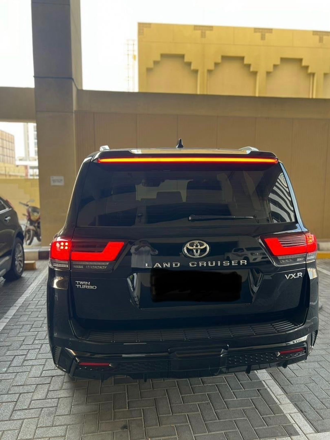 تويوتا لاند كروزر VXR 3.5L