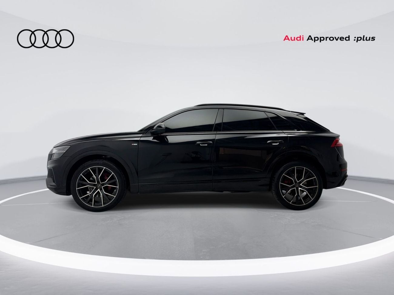 أودي Q8 55 TFSI quattro (340 HP) Q8 55 TFSI quat 340hp Luxury (Ref# 38605)