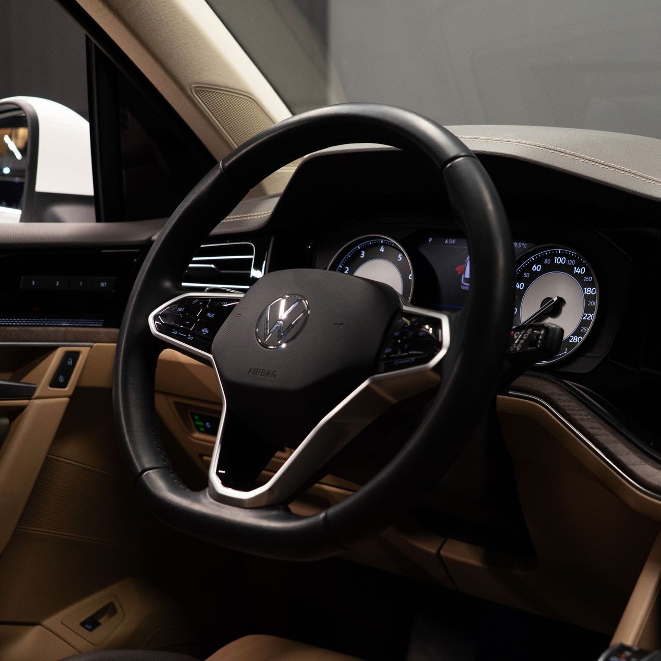 Volkswagen Touareg Atmosphere 3.0L AED 2,394 pm • 0% Downpayment • Volkswagen Touareg • 1 Year Warranty