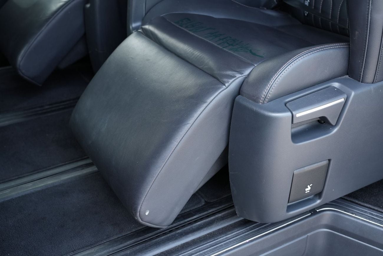 Toyota Granvia PREMIUM