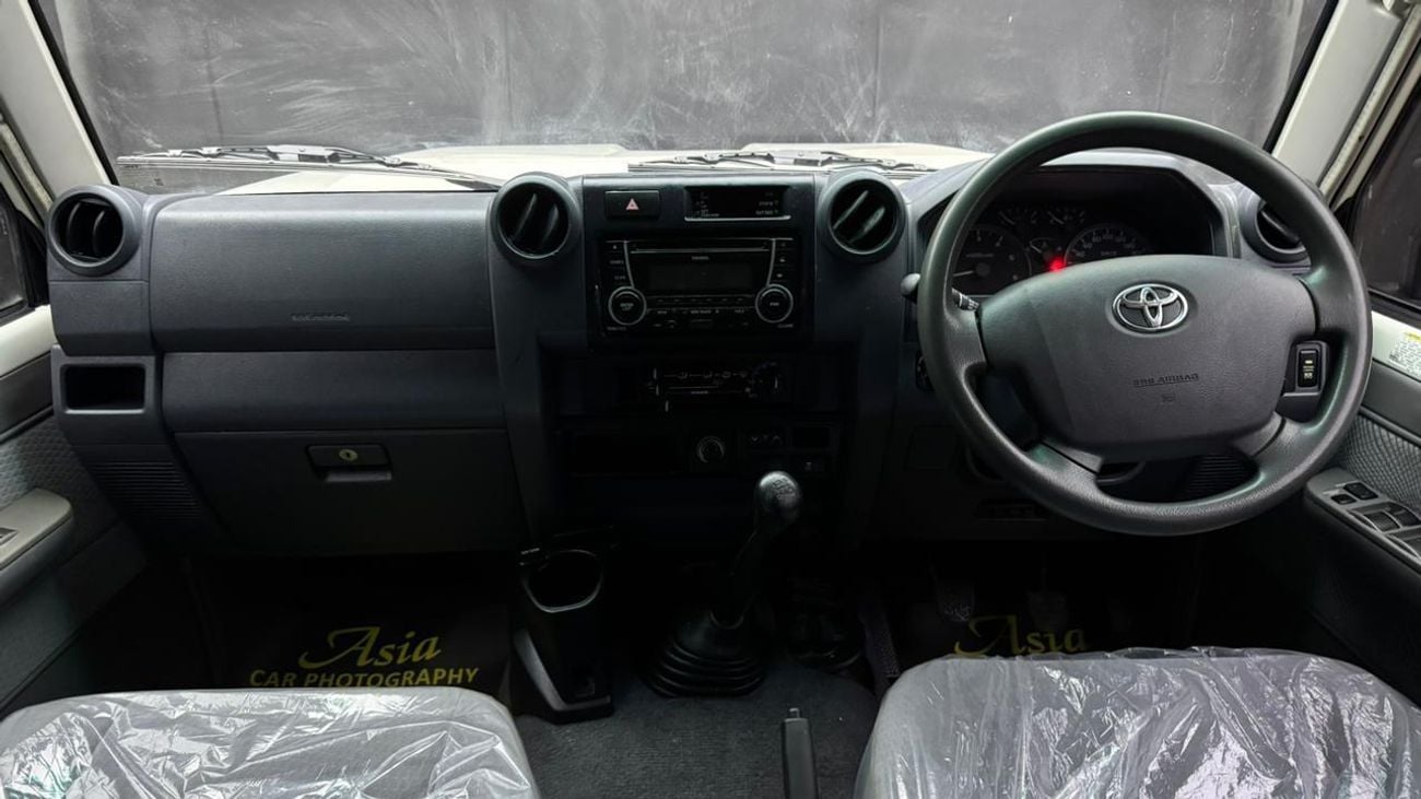 تويوتا لاند كروزر بيك آب 2024 shape ,diesel 4.5 liter ,right hand drive ,4 doors ,2019 model ,only for export available