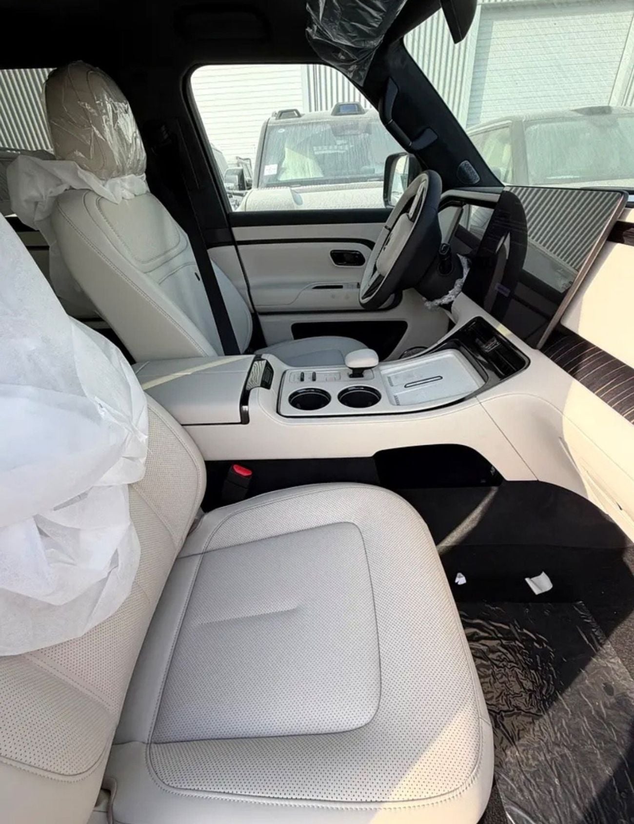 ROX Adamas Admas 7seater black-whited