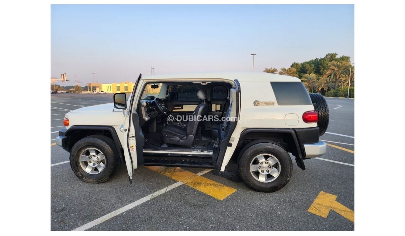 Toyota FJ Cruiser GCC specifications