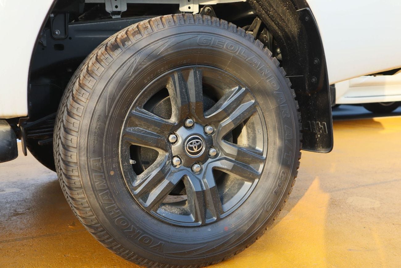 تويوتا هيلوكس  Toyota Hilux (TGN126) 2.7L 4WD – 2026 Model (Manual, 4 Doors)