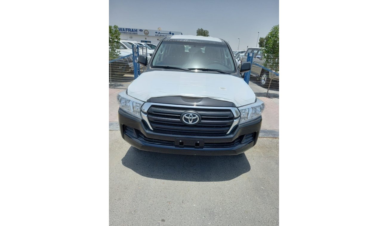 Toyota Land Cruiser 4.5L Diesel 4WD GX Manual (Export Outside GCC Countries Only)