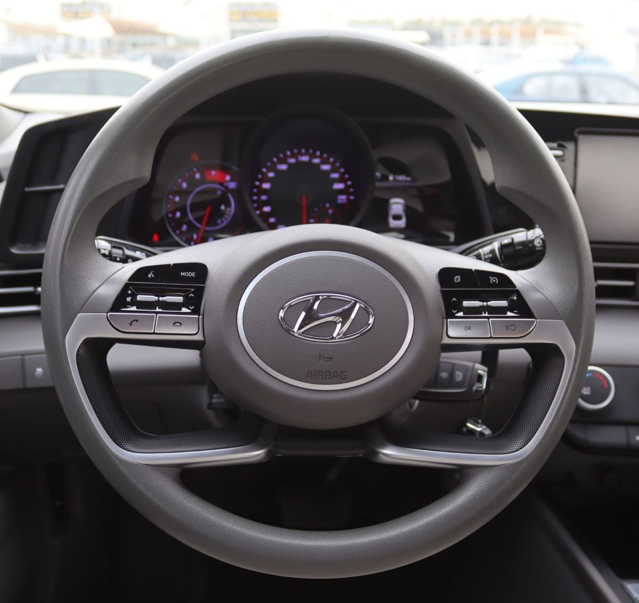 هيونداي إلانترا هيونداى إلنترا 2023 - خليجى - بدون حوادث - محرك 1.6- ممشى قليل - حاله ممتازه من الداخل والخارج