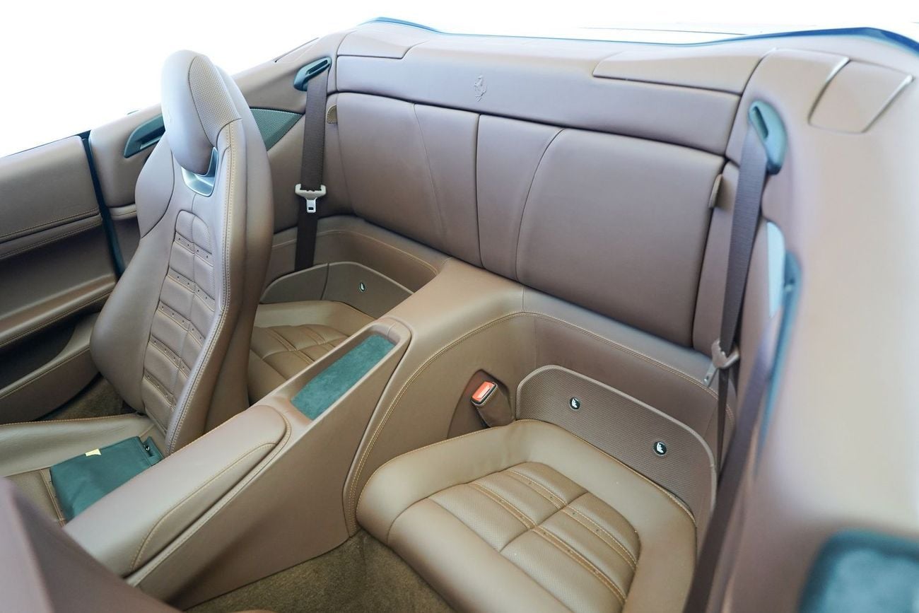 فيراري بورتوفينو Std 3.9L