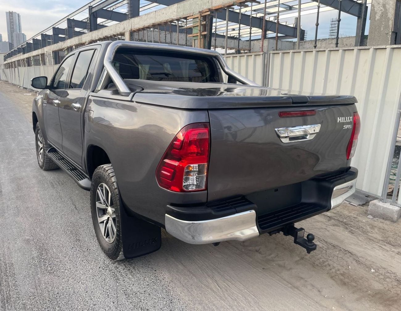 تويوتا هيلوكس RIGHT HAND VEHICLE ONLY FOR RIGHT HAND DRIVE