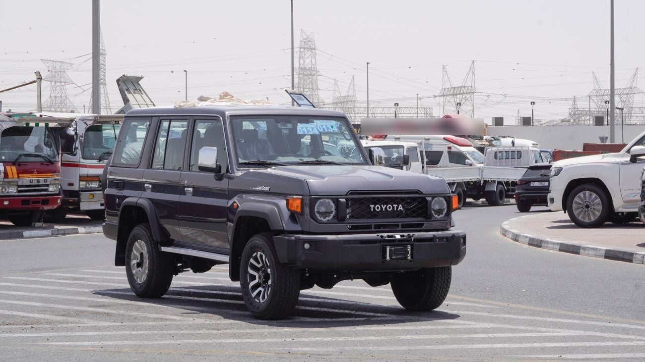 Toyota Land Cruiser 70 LX 4.0 L V6