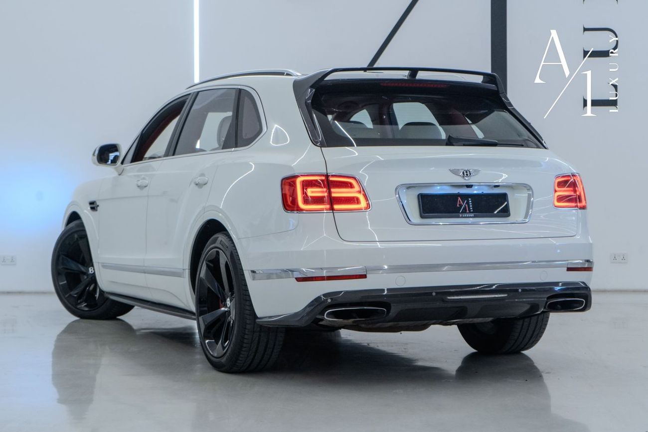 Bentley Bentayga W12 2018 Bentley Bentayga W12, Warranty, Full Service History, Two Tone Interior, GCC