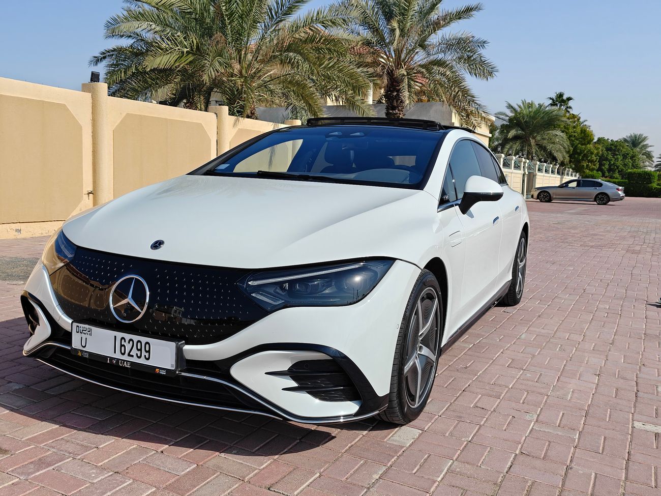 مرسيدس بنز EQE 500 4matic
