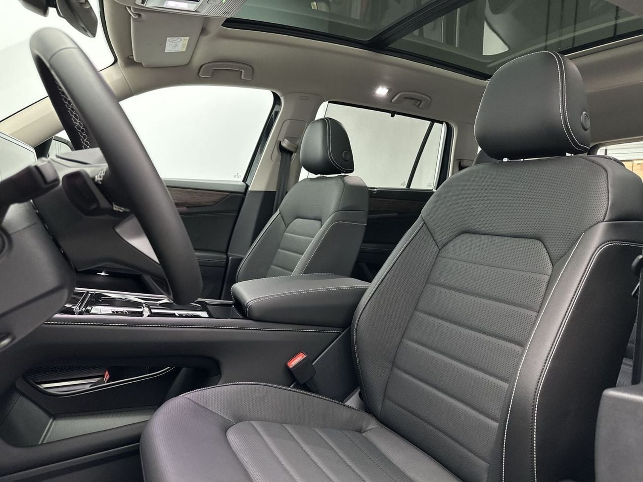 Volkswagen Teramont Comfortline 3.6L (Ref#37211) / 39,100 AED SAVINGS from New Car