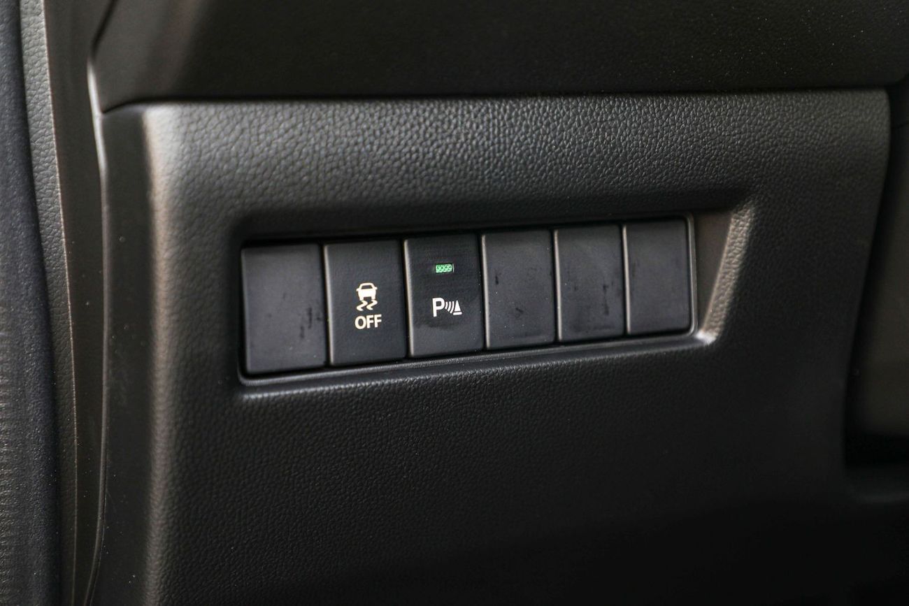 Suzuki Swift 2024 Suzuki Swift 1.2 GLX - Silky Silver Metallic inside Black | Export Only