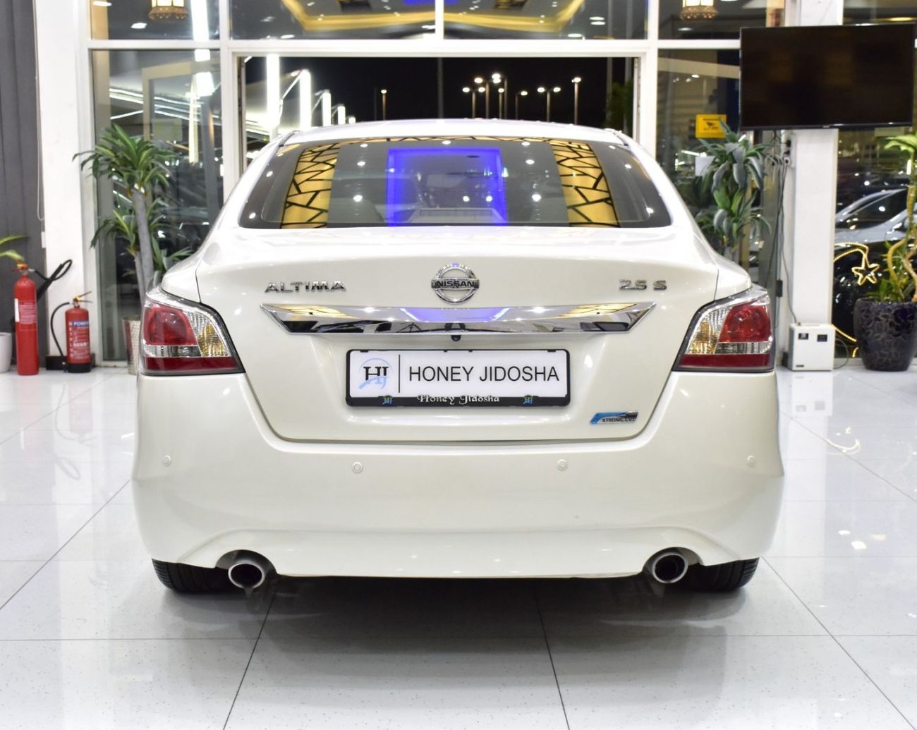 Nissan Altima EXCELLENT DEAL for our Nissan Altima 2.5 S ( 2015 Model ) in White Color GCC Specs