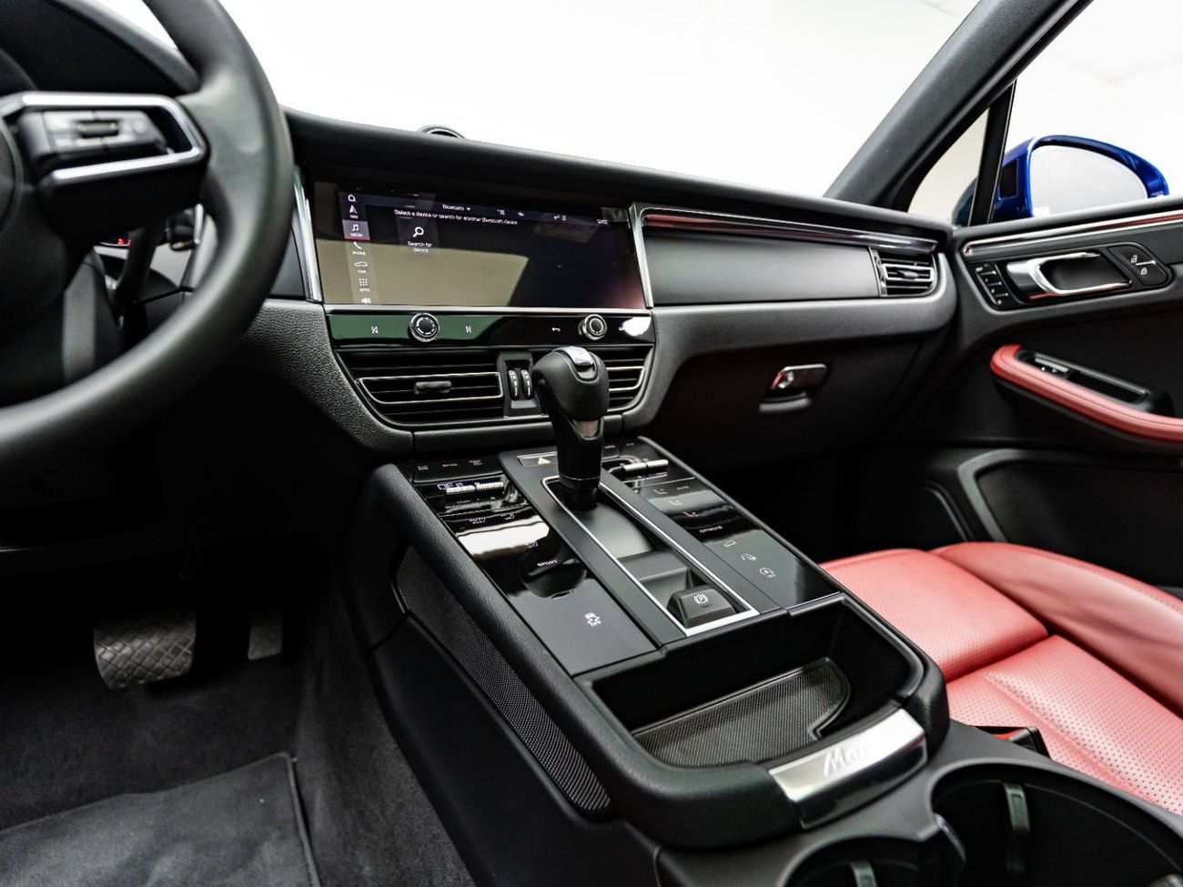 بورش ماكان Base