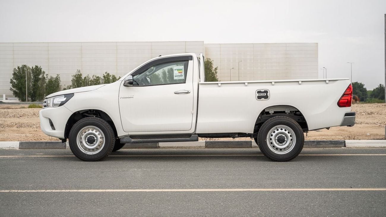 Toyota Hilux GL TOYOTA HILUX 2.4 SINGLE CABIN BASIC 4X4 MT -2026YM
