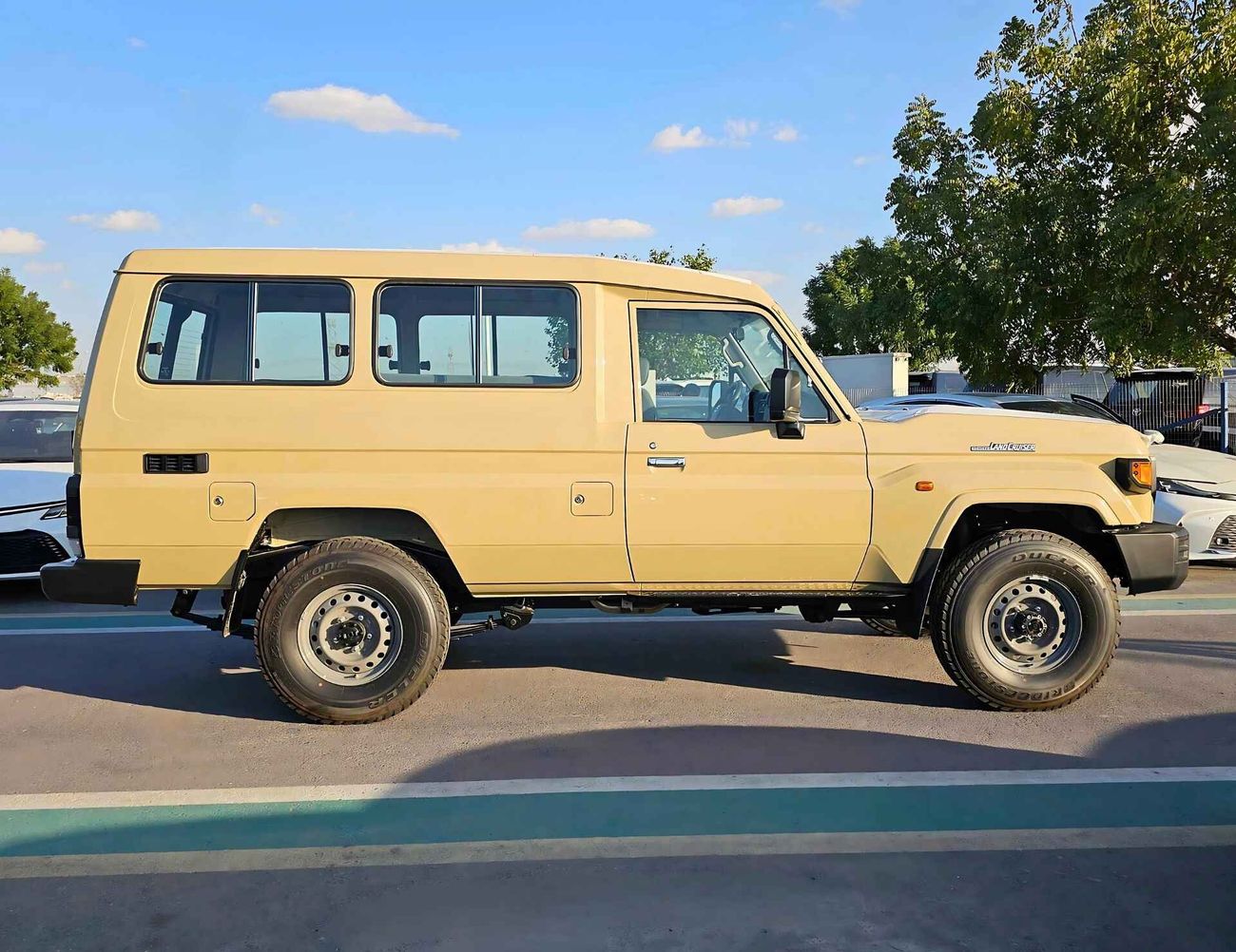 Toyota Land Cruiser 70 LC78 STD / 4.0L V6 / M/T / PETROL / POWER WINDOWS & LOCKS / 4WD (CODE # LC78)