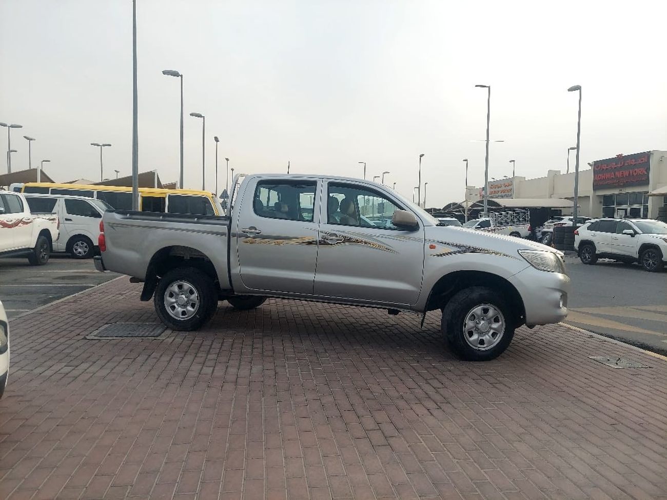 Toyota Hilux DC 2.4L DIESEL MANUAL TRANSMISSION