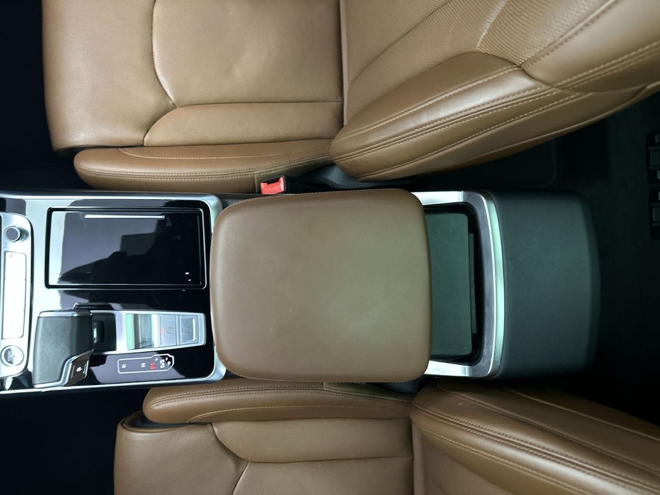 أودي Q8 55 TFSI quattro (340 HP) Luxury (Ref# 07009)