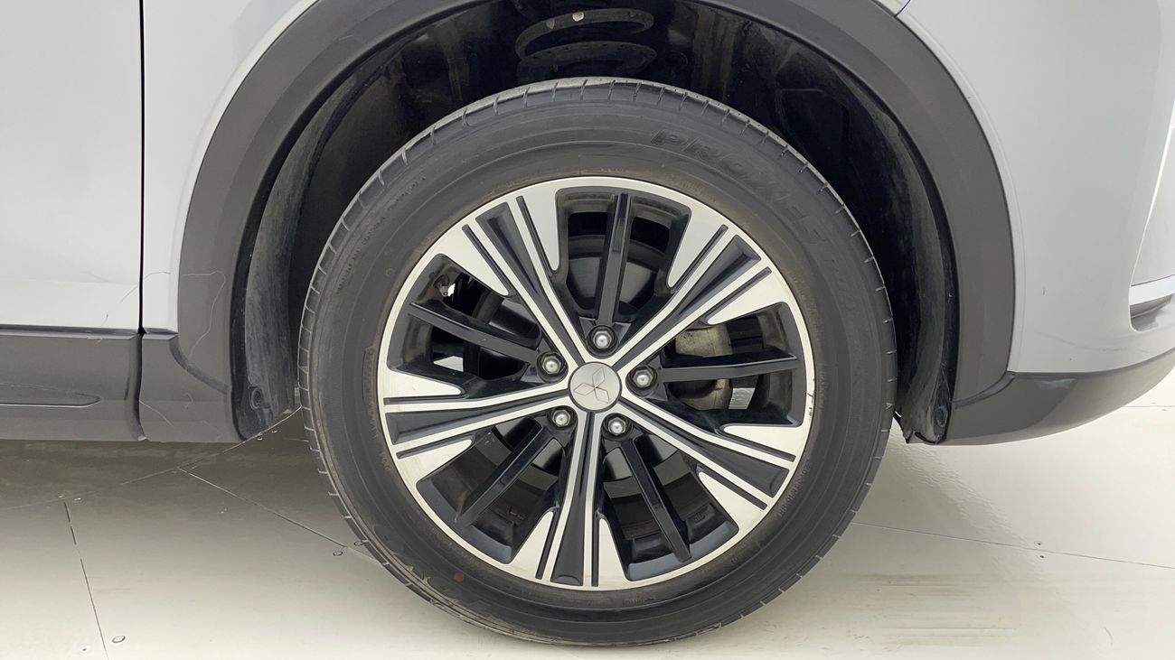 Mitsubishi Eclipse Cross GLX MID LINE 1.5 | Zero Down Payment | Free Home Test Drive