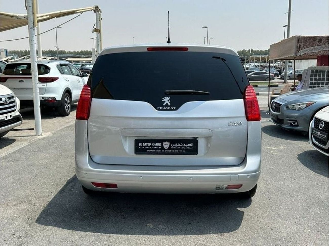 Peugeot 5008 Premium ACCIDENTS FREE - GCC - ORIGINAL PAINT - 1600 CC - PERFECT CONDITION INSIDE OUT