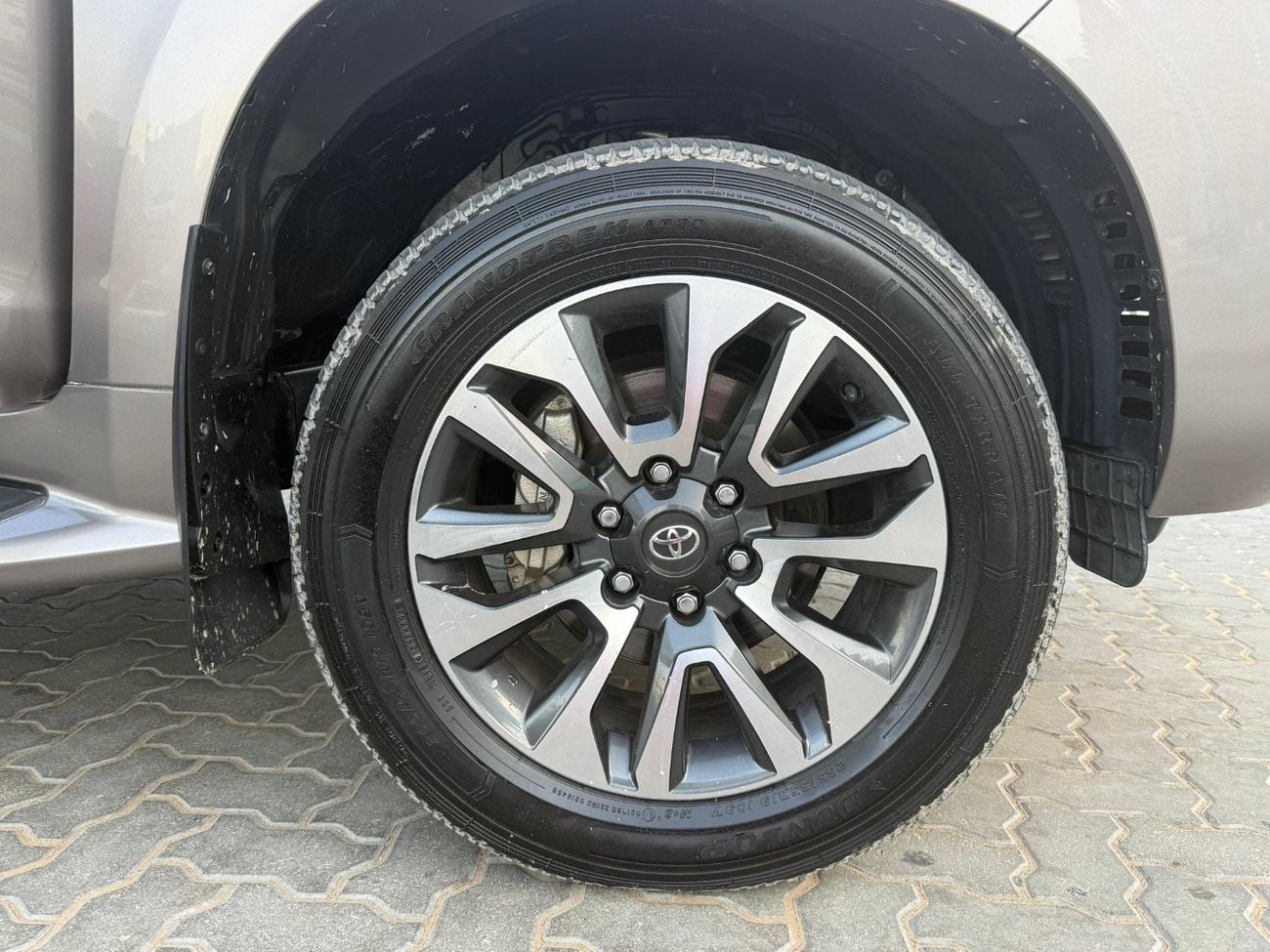 تويوتا برادو VX Full Option Right Hand Drive