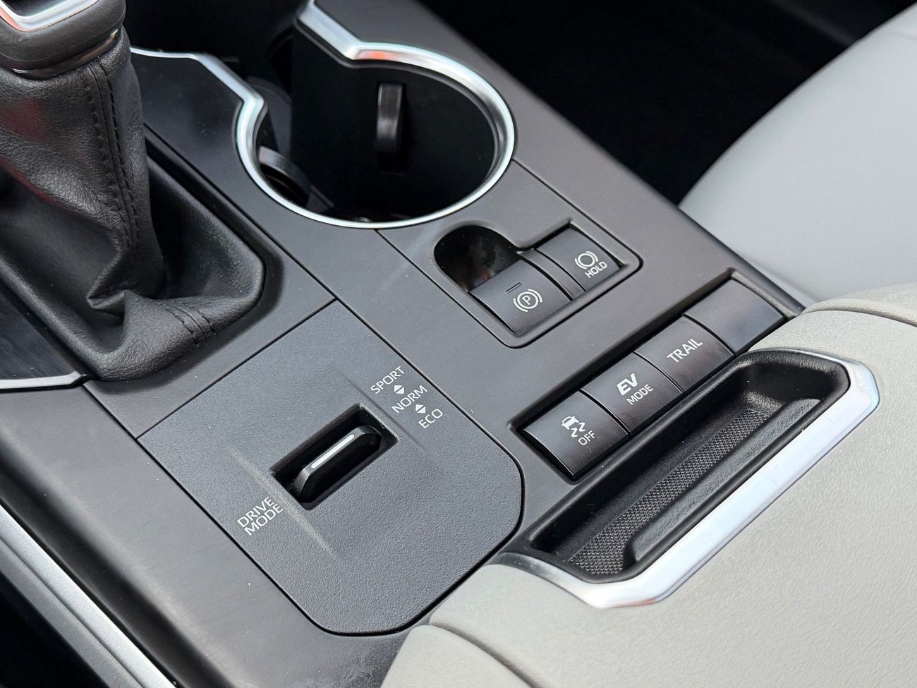 Toyota Highlander 2022 TOYOTA HIGHLANDER XLE HYBRID AWD FULL IMPORTED FROM USA