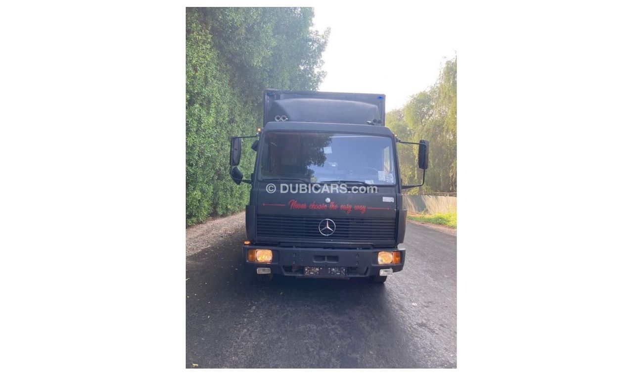 مرسيدس بنز اكتروس Mercedes Horse Truck 4 Head