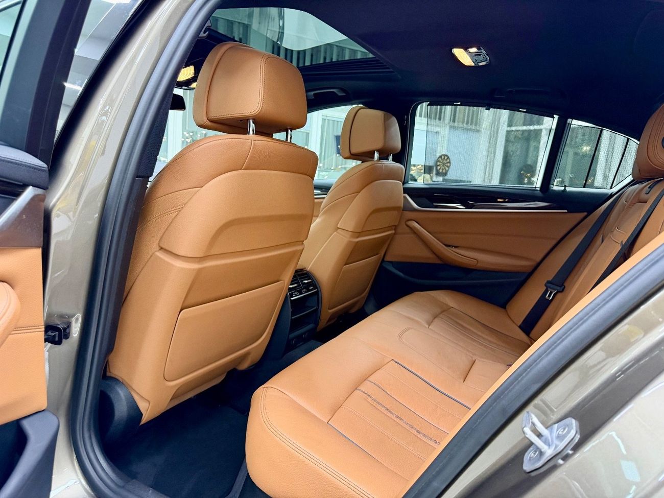 BMW 530i Luxury 2.0L