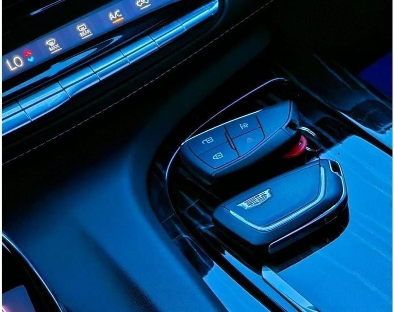 كاديلاك إسكالاد Premium Luxury Platinum 6.2L 4WD