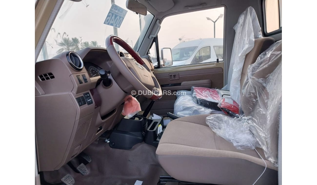 Toyota Land Cruiser Pick Up single Cabin 4.5L Diesel M/T 4X4 Beige color with Winch
