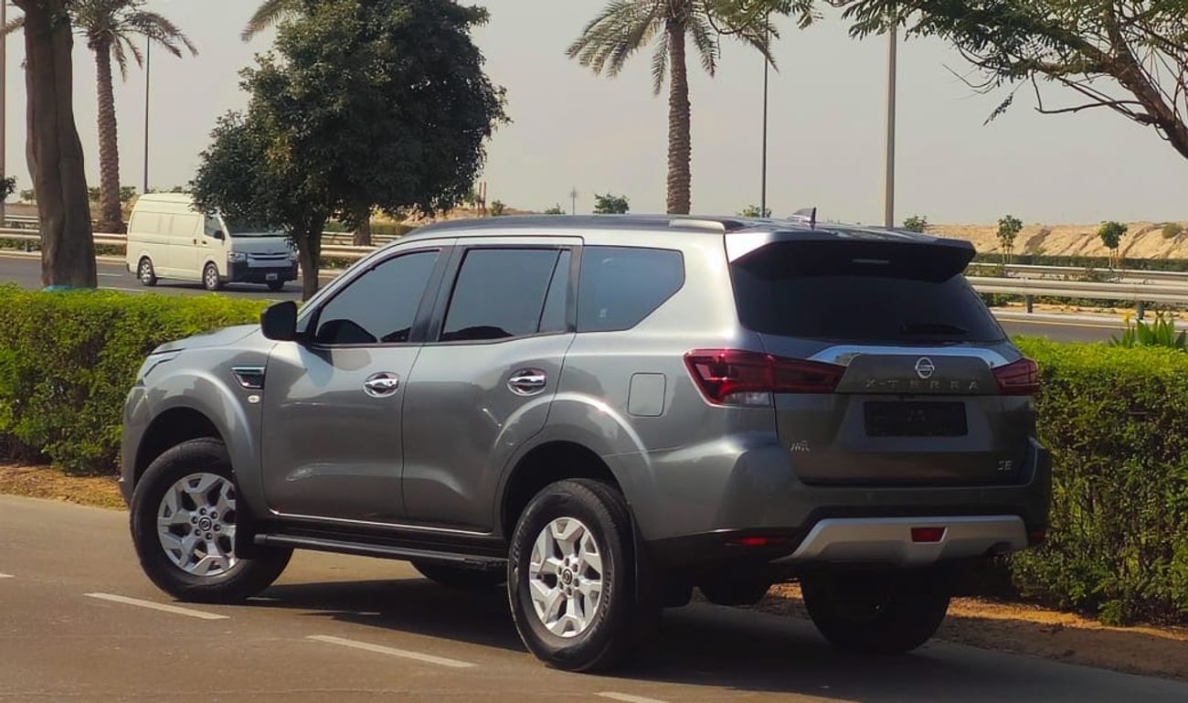 نيسان إكستيرا SE 2.5L RWD