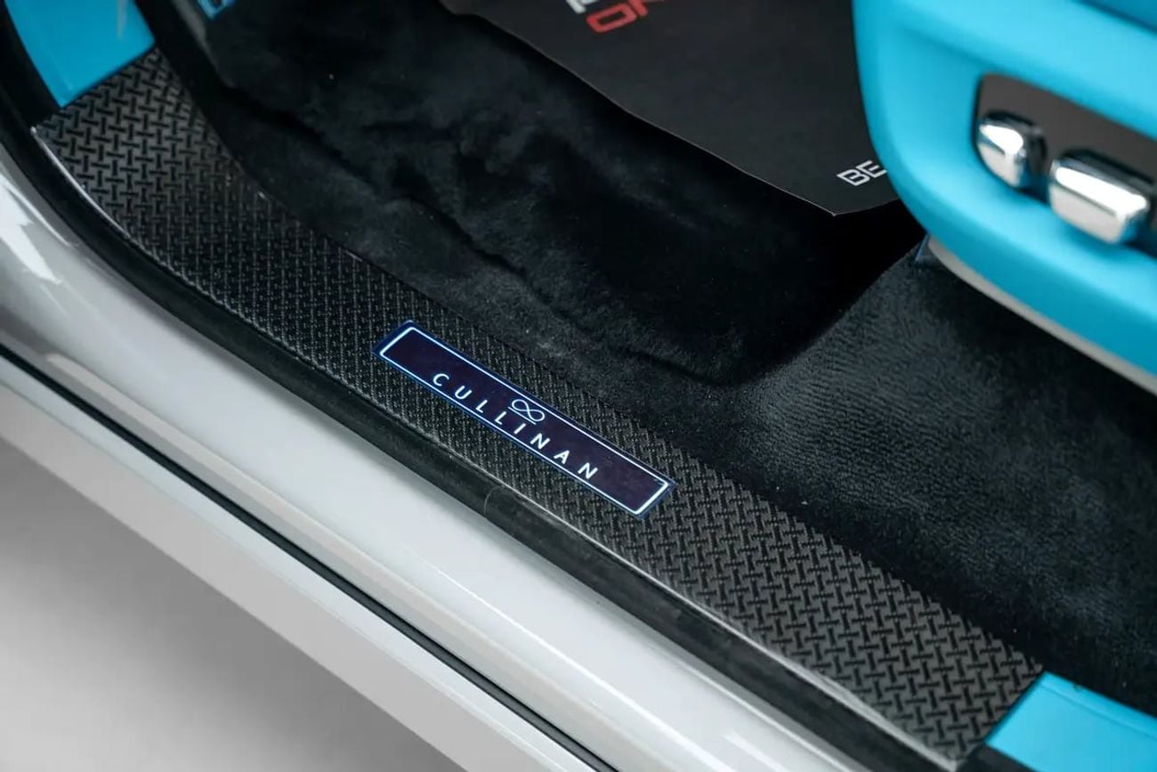 Rolls-Royce Cullinan BLACK BADGE WITH WARRANTY AND SERVICE CONTRACT