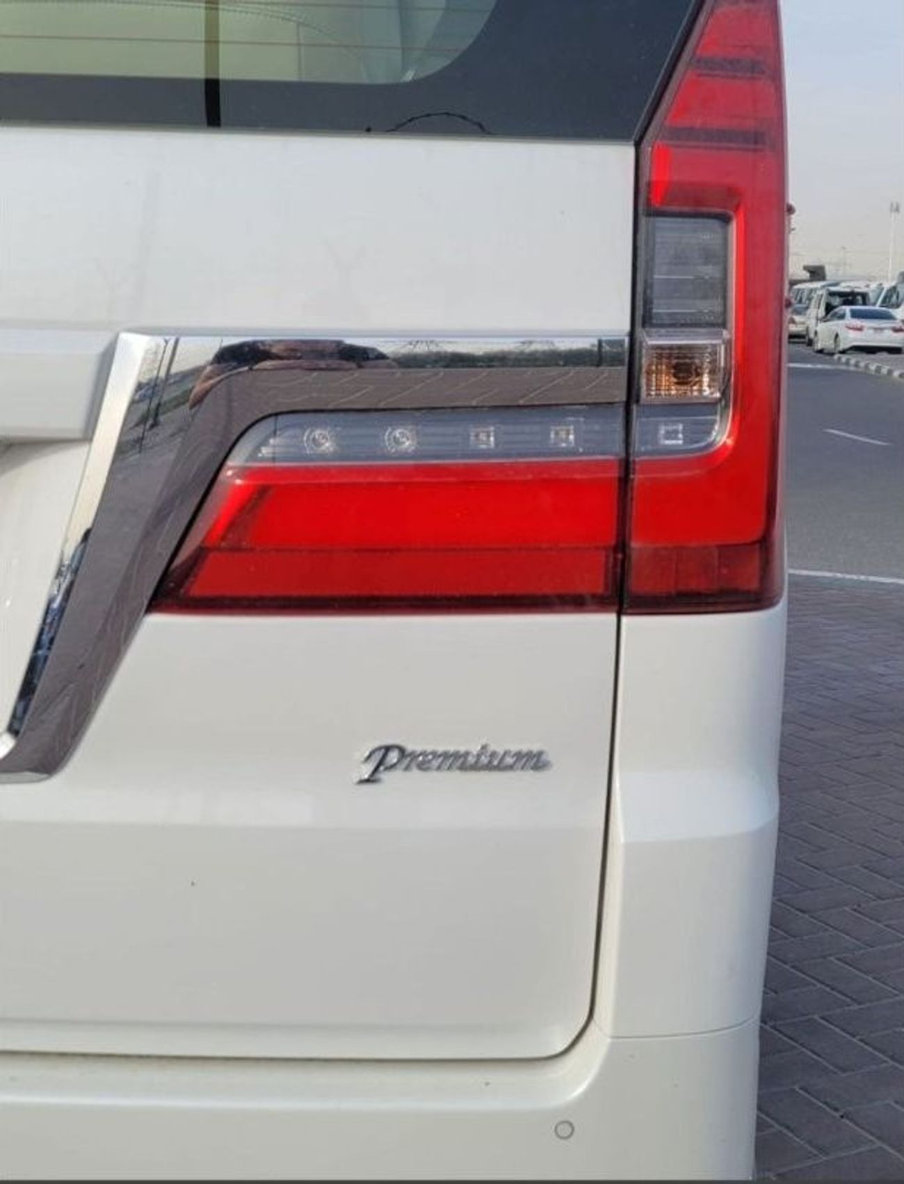 Toyota Granvia PREMIUM 3.5L PETROL 2023