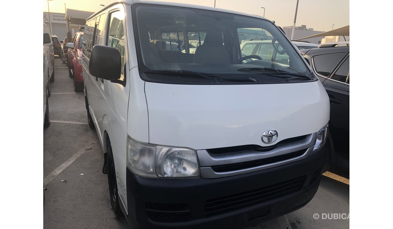 تويوتا هاياس Toyota Hiace Bus 13 str,model:2010. Excellent condition