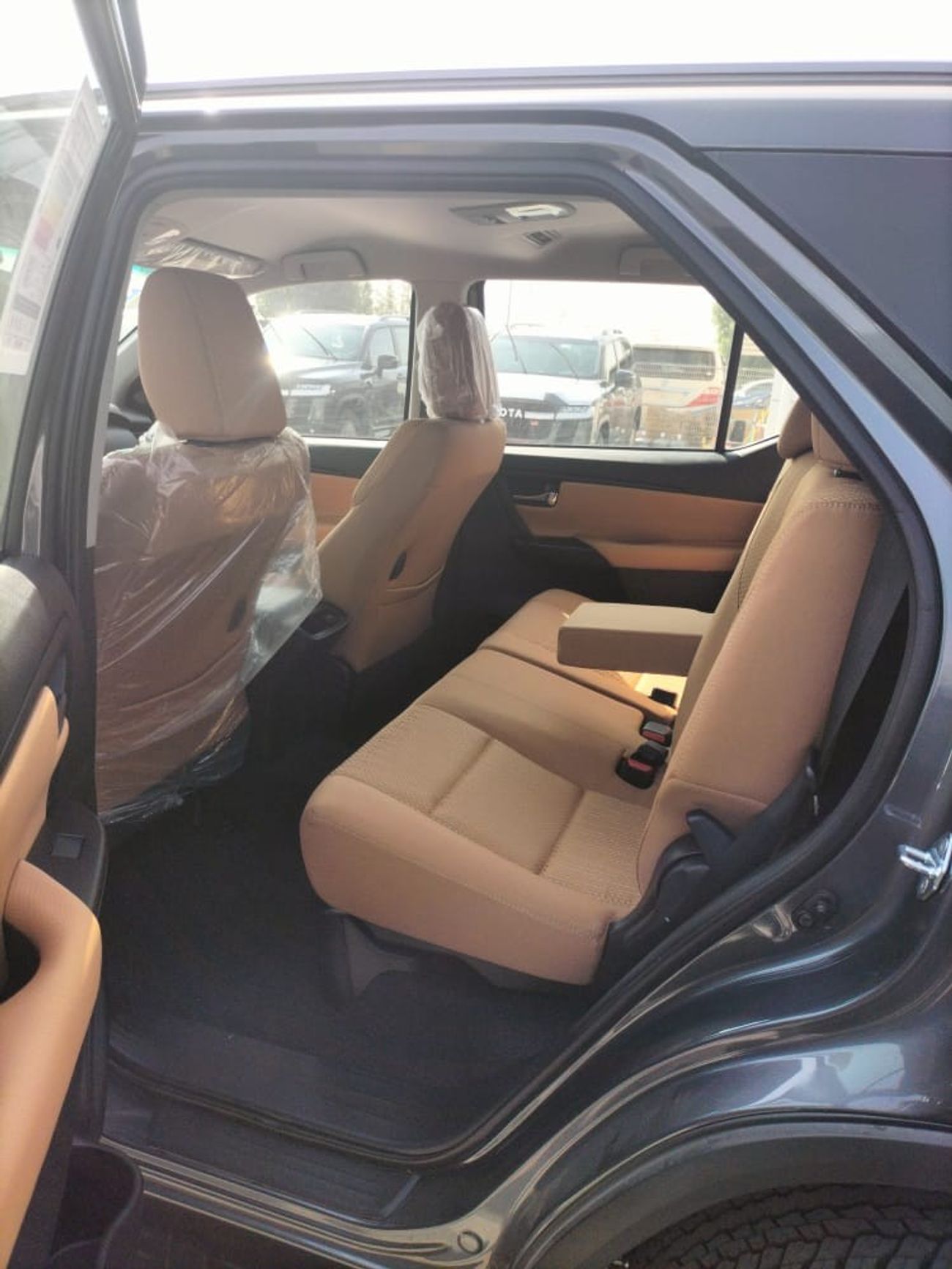 Toyota Fortuner TOYOTA FORTUNER 2.7 PETROL AUTOMATIC 2023